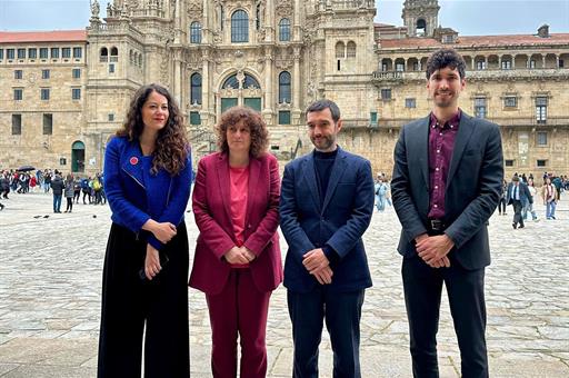El ministro de Consumo, Pablo Bustinduy, y la edil de Santiago de Compostela, Goretti Sanmartín