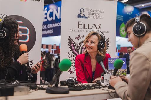 La ministra de Educación y Formación Profesional, Pilar Alegría, durante su visita a AULA